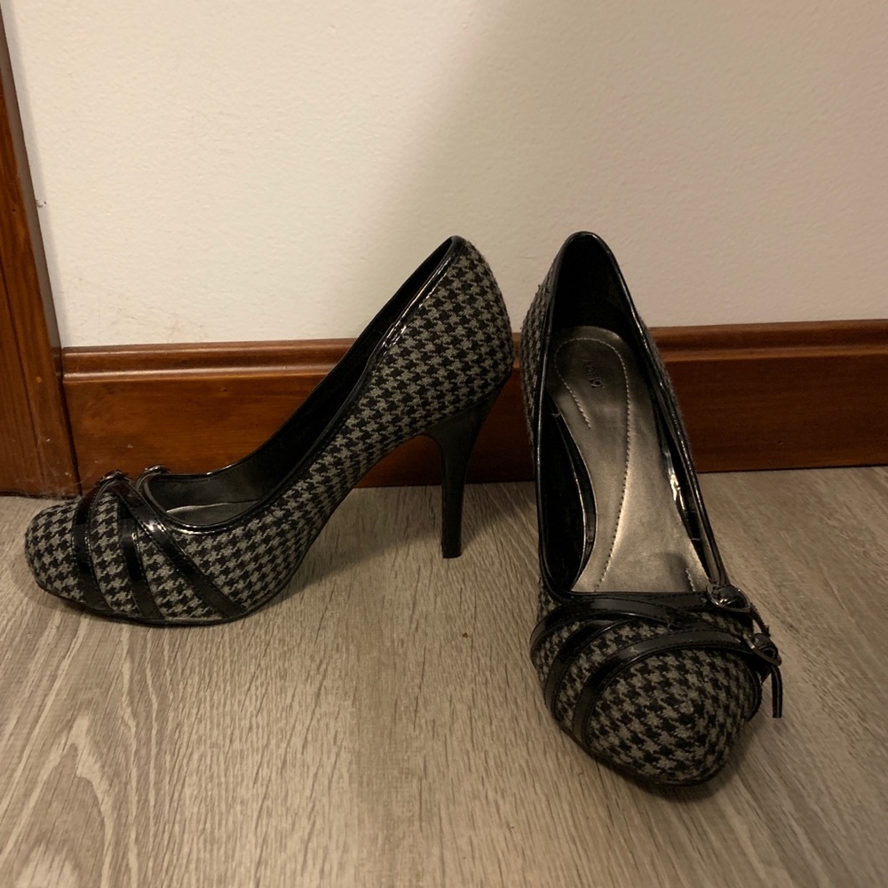 Apt. 9 Heels NWOT